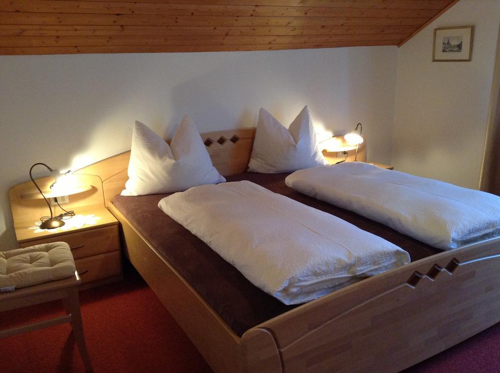 Oberlechnerhof Bed & Breakfast Rasun di Sopra Room photo