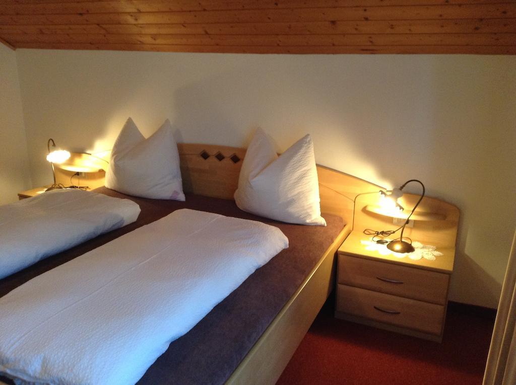 Oberlechnerhof Bed & Breakfast Rasun di Sopra Room photo