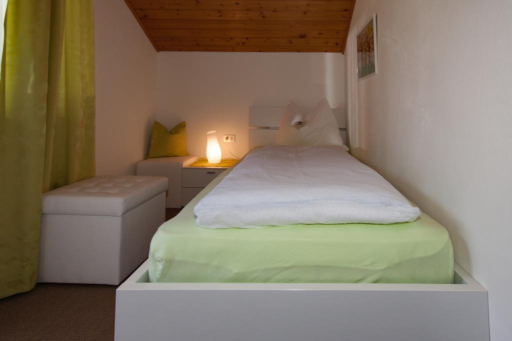 Oberlechnerhof Bed & Breakfast Rasun di Sopra Exterior photo