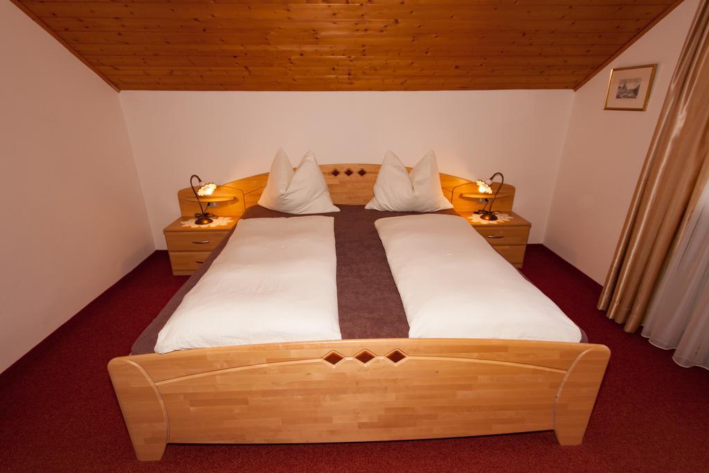 Oberlechnerhof Bed & Breakfast Rasun di Sopra Exterior photo