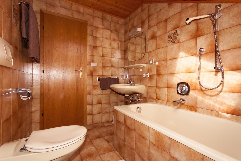 Oberlechnerhof Bed & Breakfast Rasun di Sopra Exterior photo